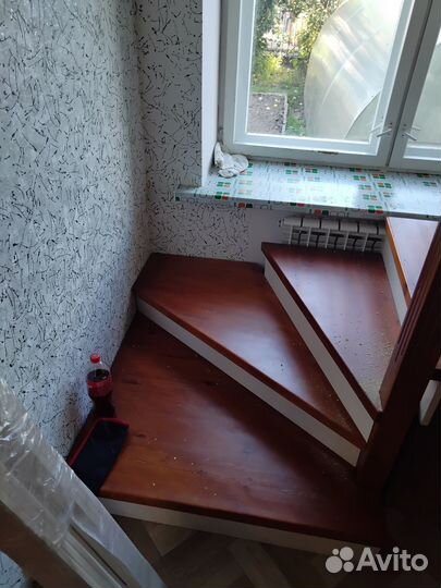 Обшивка лестницы деревом