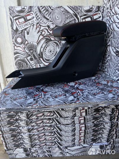 Подлокотник LADA Vesta штатный