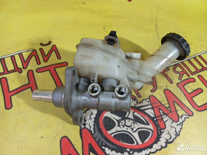 Главный тормозной цилиндр Mitsubishi Lancer X 10