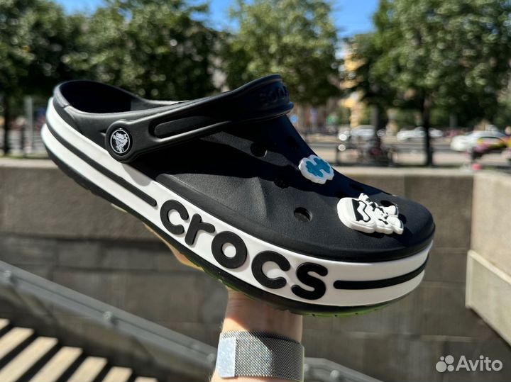 Crocs сабо новые + джиббитсы в подарок