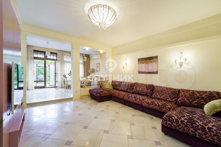 Таунхаус 320 м² на участке 2 сот.