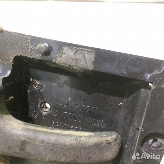 Ручка двери передней внутренняя левая Ауди 100 4