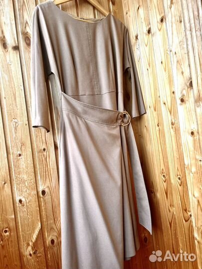 Платье бежевое