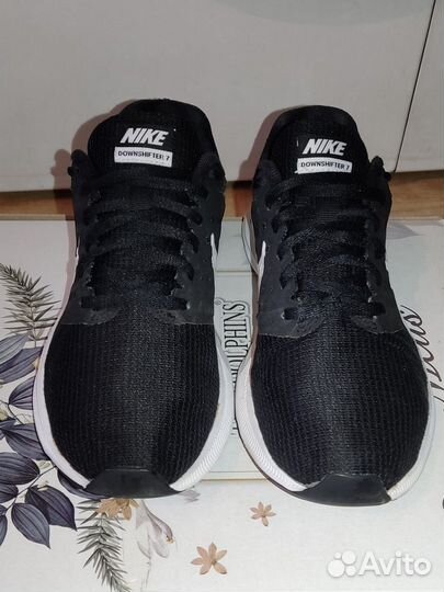 Кроссовки Nike 38,5