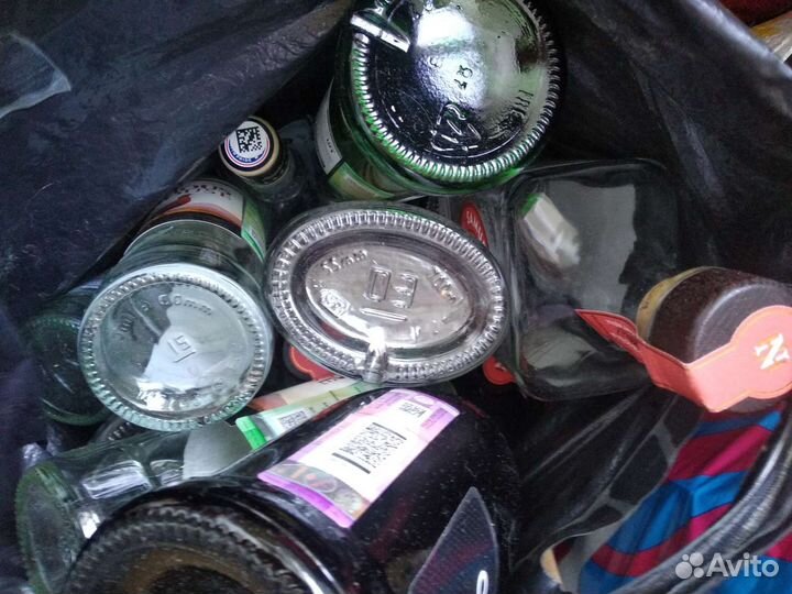 Бутылка стеклянная для своих напитков