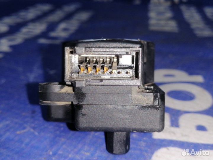 Моторчик заслонок отопителя Mercedes-Benz W203