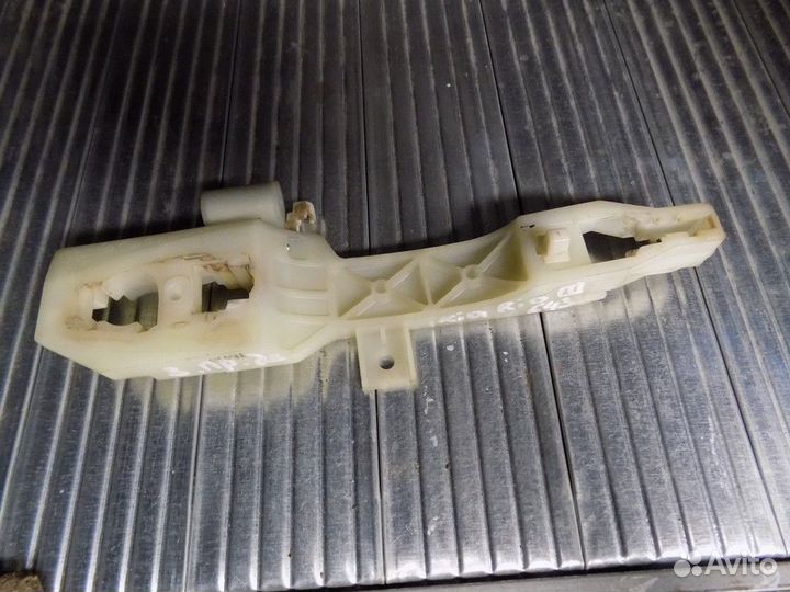 Кронштейн ручки RIO 2011-2017