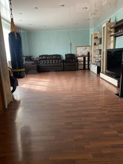 Дом 193 м² на участке 7 сот.