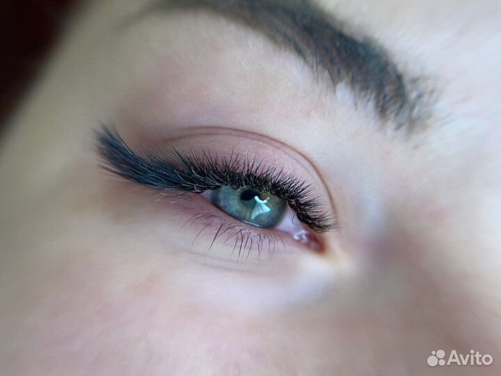 Наращивание ресниц в салоне