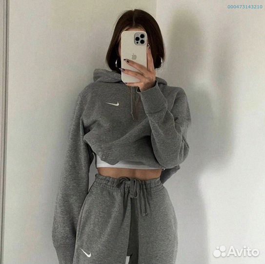 Зажигай с нашим женским спорткостюмом