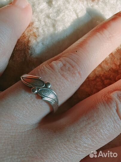 Серебряное кольцо
