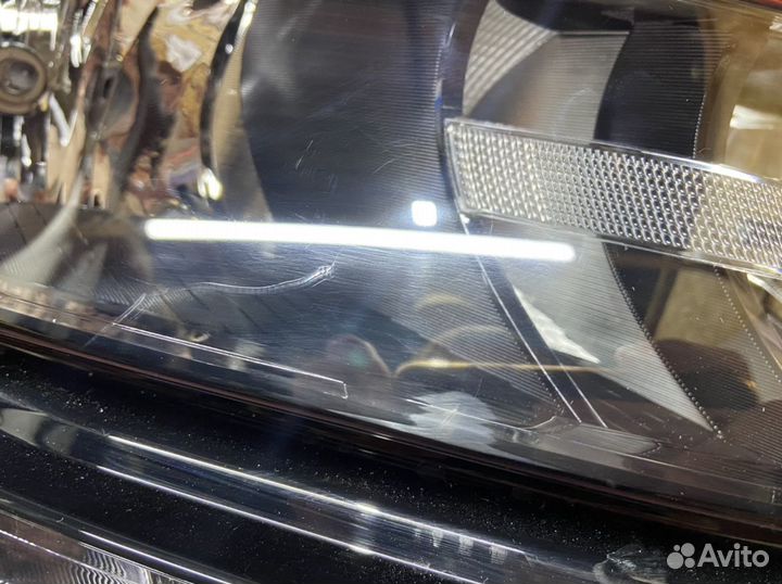 Фара правая галоген Skoda Karoq новая