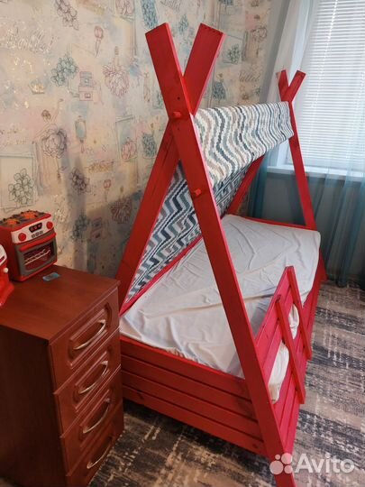 Кровать детская с матрасом