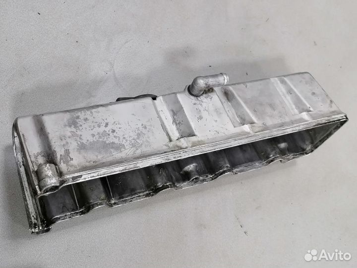 Крышка клапан.Nissan Bluebird LD20 2.0 1987 дизель