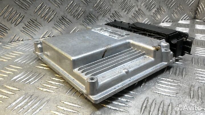 Блок управления двигателем BMW X1
