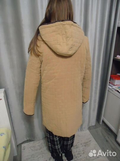 Куртка удлиненная р.42 легкая