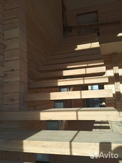 Лестница на металлокаркасе