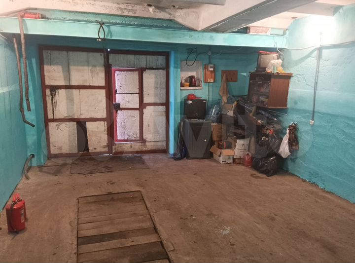 Гараж, > 30 м²