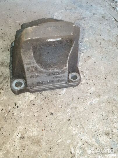 Кронштейн опоры двигателя Audi 80 Ауди