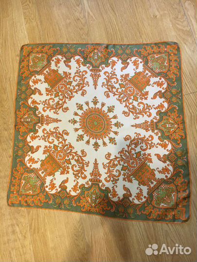 Женские шарфы и платки