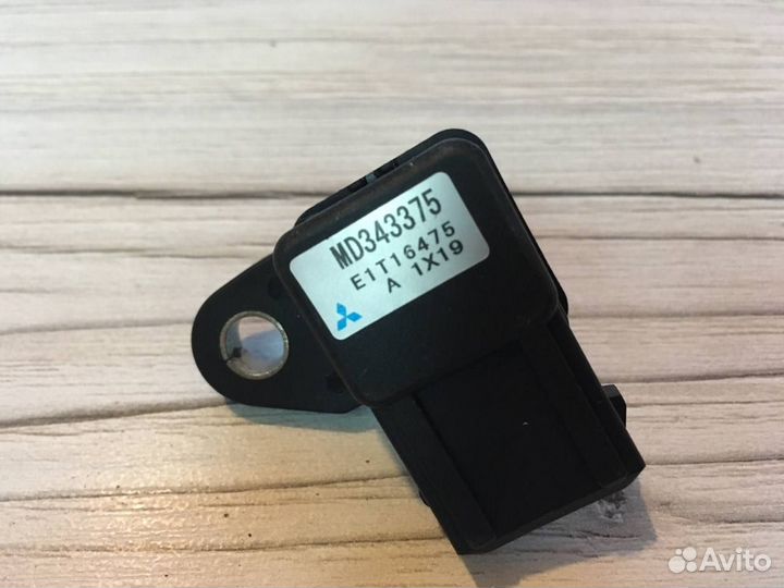Датчик давления MD343375