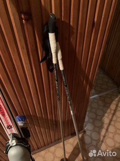 Беговые лыжи, лыжные ботинки (34 р ), палки