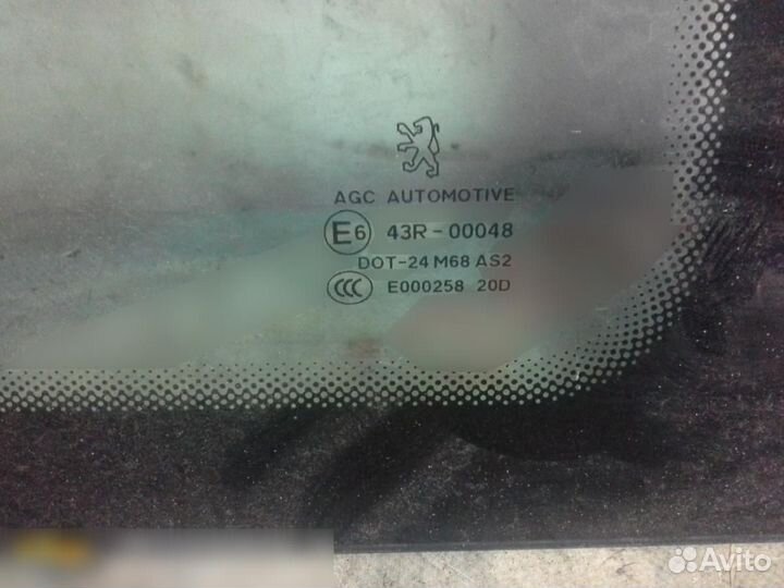 Стекло кузовное глухое правое Peugeot 307 2001-200