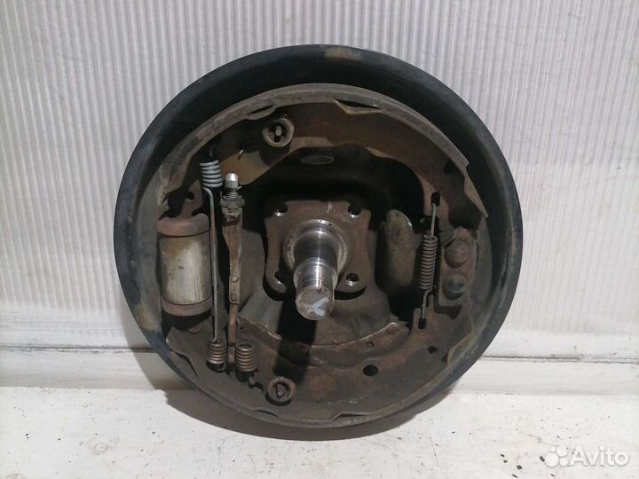 Колодки ручника правая сторона Renault Sandero 2