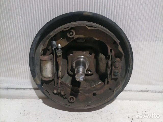 Колодки ручника правая сторона Renault Sandero 2