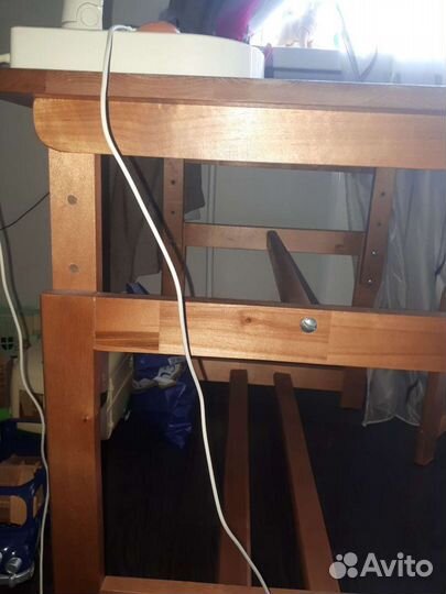 Парта-стол растущая из дерева