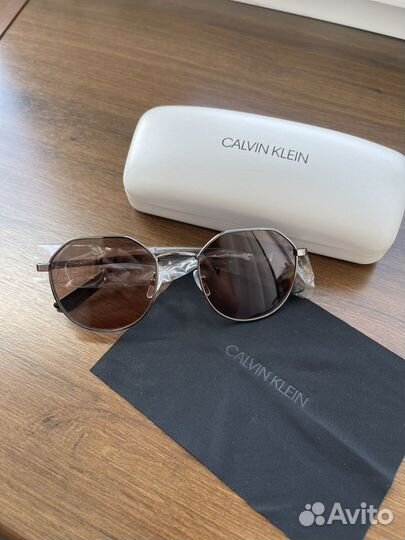 Солнцезащитные очки calvin klein