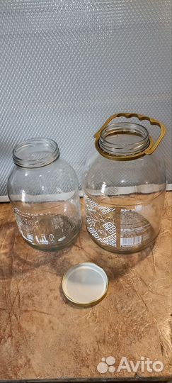 Банки стеклянные:0,7л, 2л и 3л