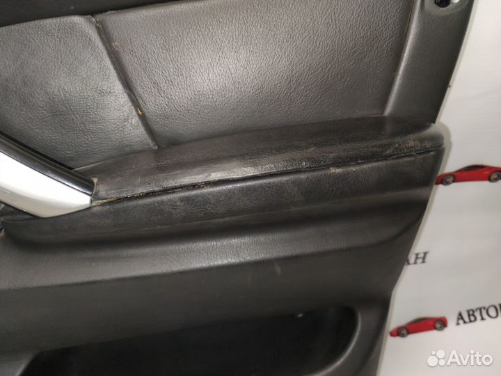 Обшивка правая с дефектом BMW X5 2000-2007