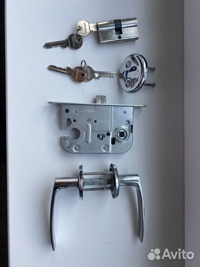 Замок дверной полный комплект