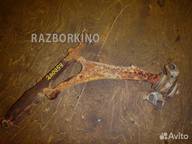 Рычаг передний правый