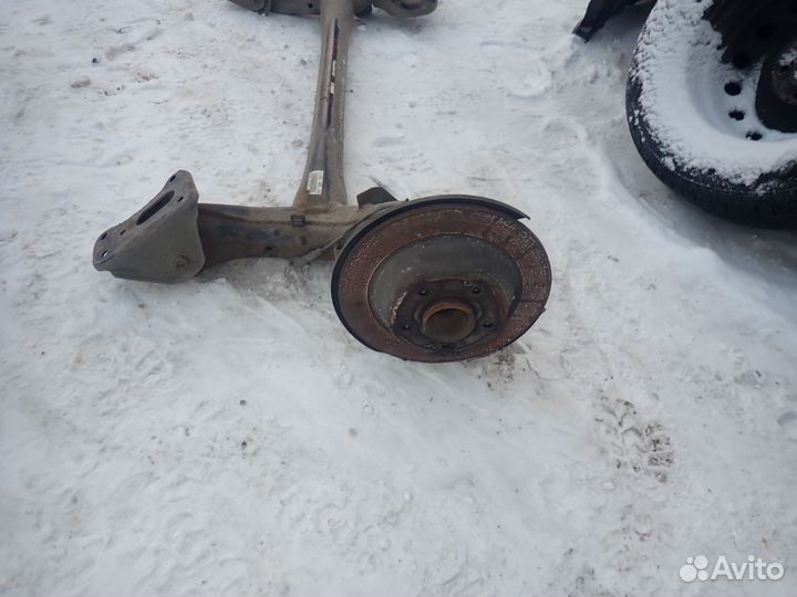 Балка задняя ssang yong tivoli