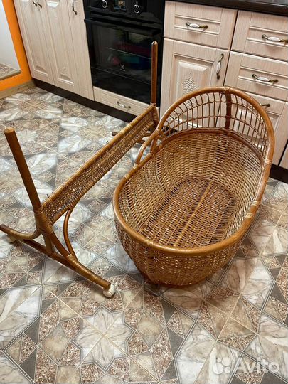 Люлька колыбель плетенная из ротанга