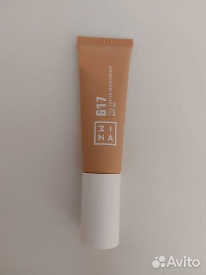 Mina Увлажняющий крем с тональным эффектом