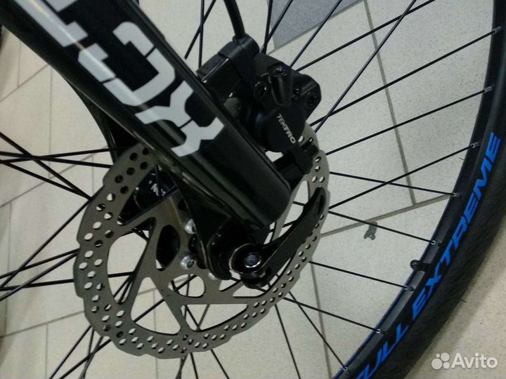 Велосипед новый 29 алюм кассета сантур тектро