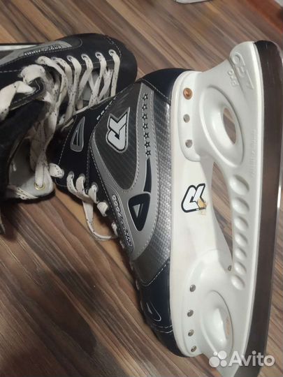 Коньки хоккейные