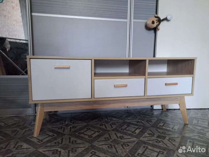 Тумба под телевизор