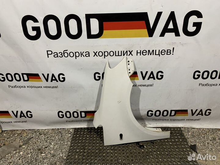 2K5821022 Крыло переднее правое