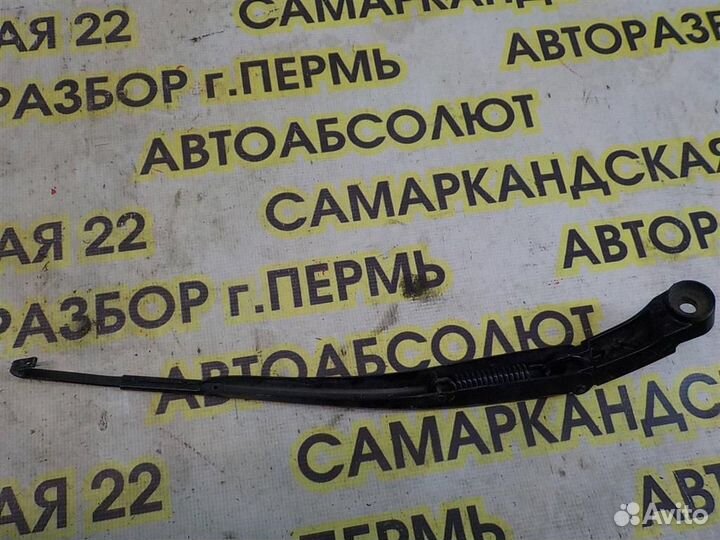 Поводок стеклоочистителя передний правый Honda Ci