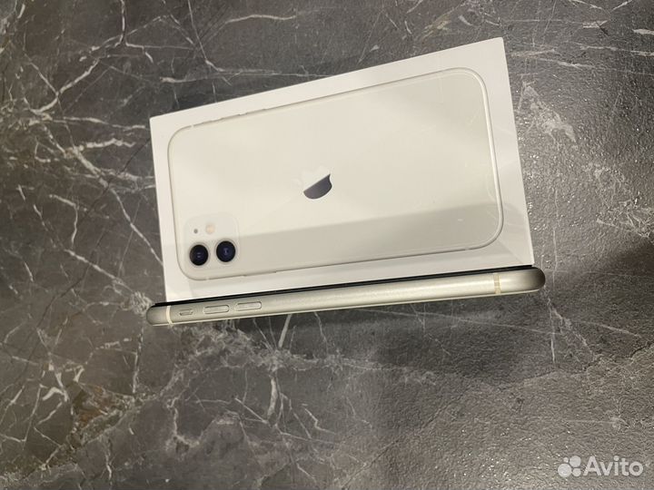 iPhone 11, 64 ГБ