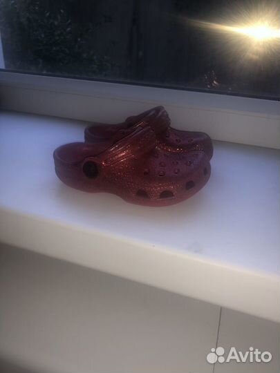 Сандали Crocs