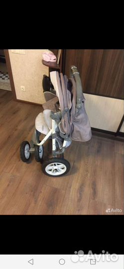 Прогулочная коляска