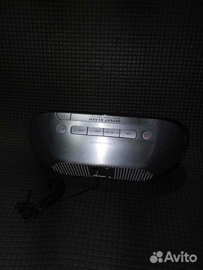 Стильные часы Philips