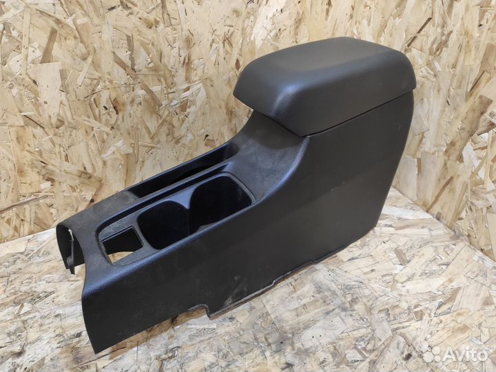 Подлокотник Mitsubishi Lancer 9