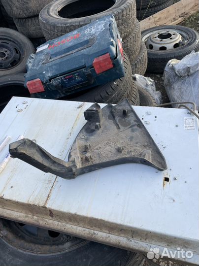 Пыльник заднего бампера правый Renault Kaptur