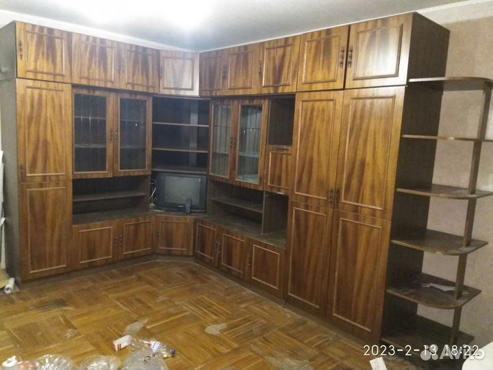 Угловая стенка отдам